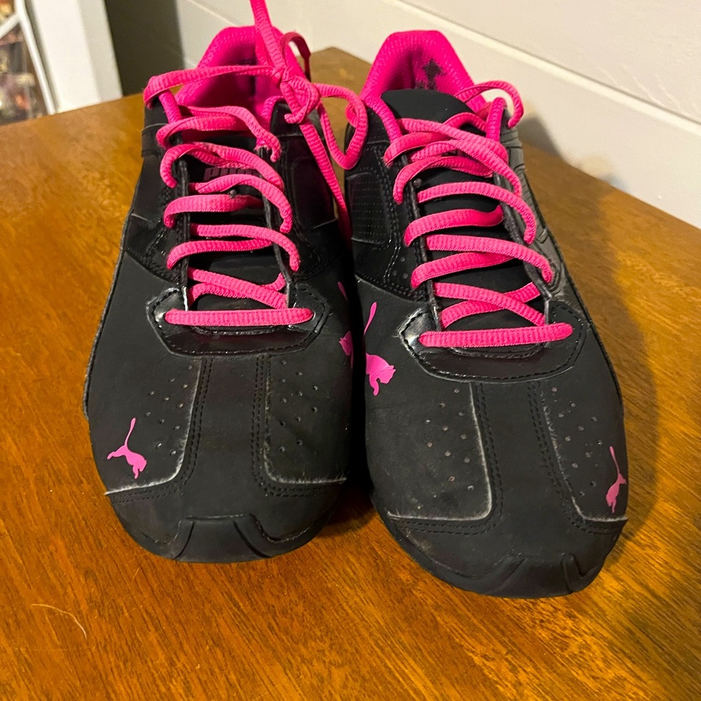 Puma tennis shoes